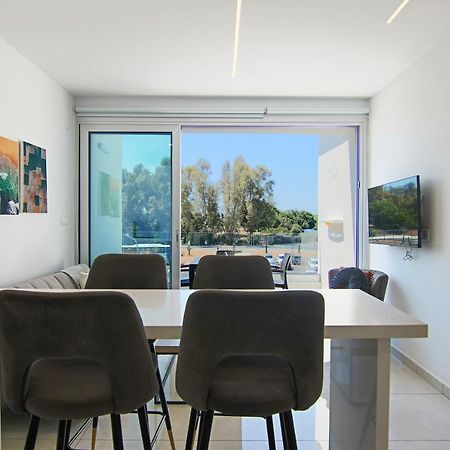Ferienwohnung Phaedrus Living - Seaside Executive Flat Harbour 203 Paphos Exterior foto