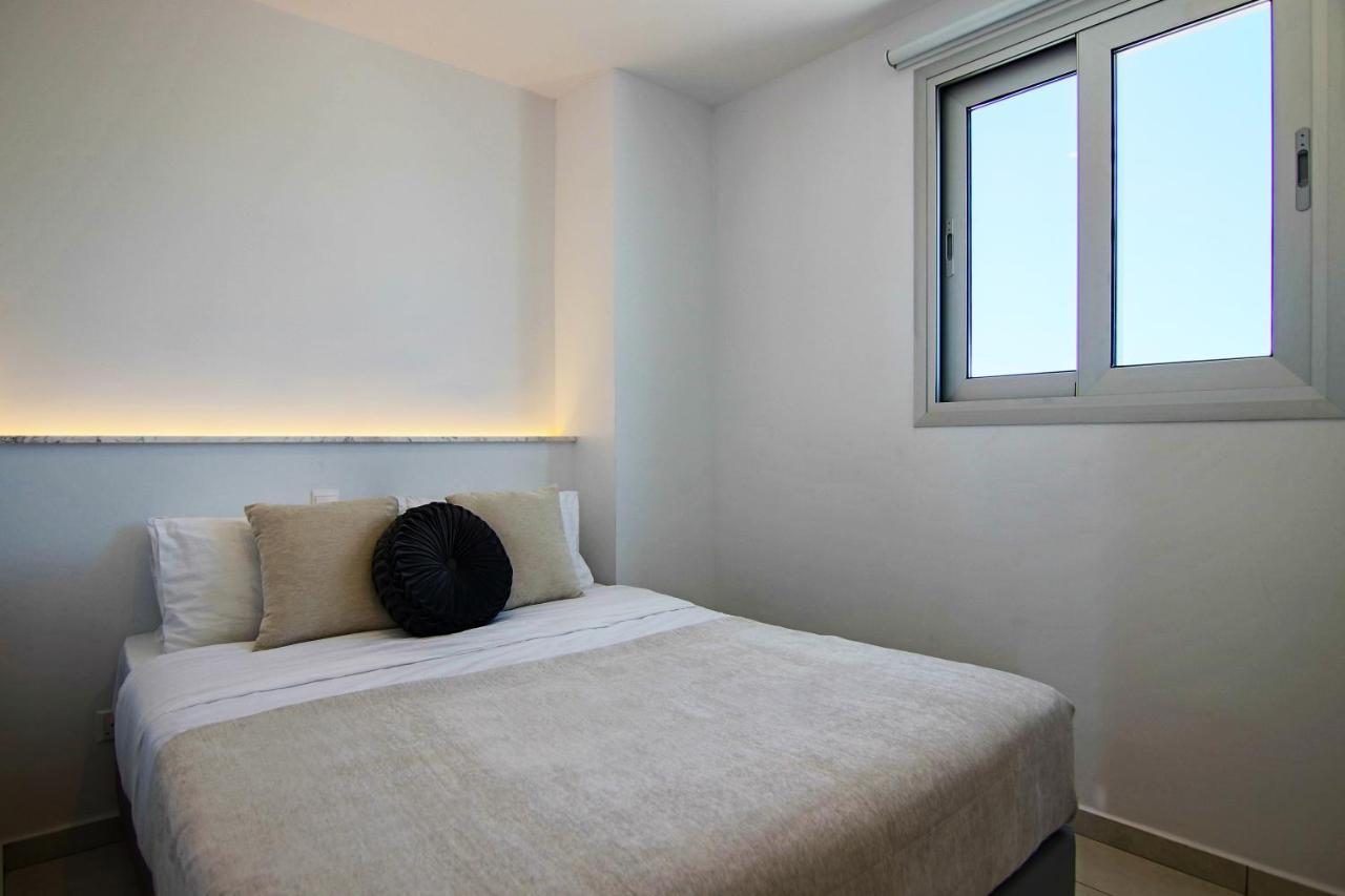 Ferienwohnung Phaedrus Living - Seaside Executive Flat Harbour 203 Paphos Exterior foto